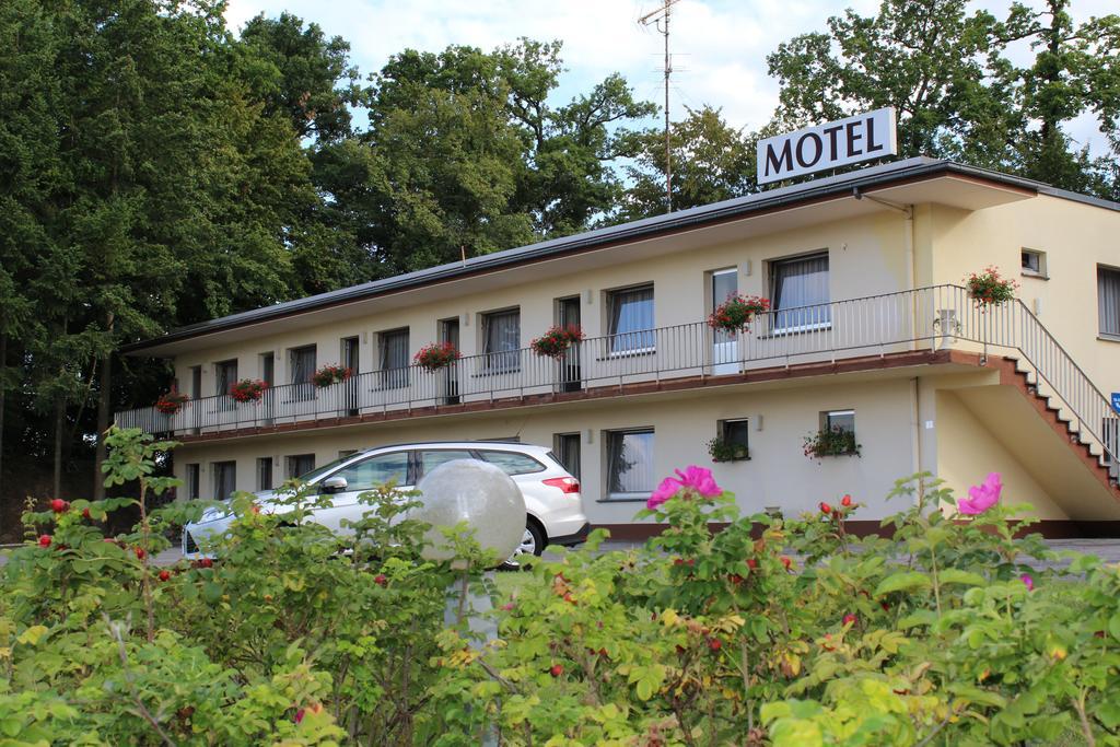 Hotel Drive In Motel Capellen Ngoại thất bức ảnh